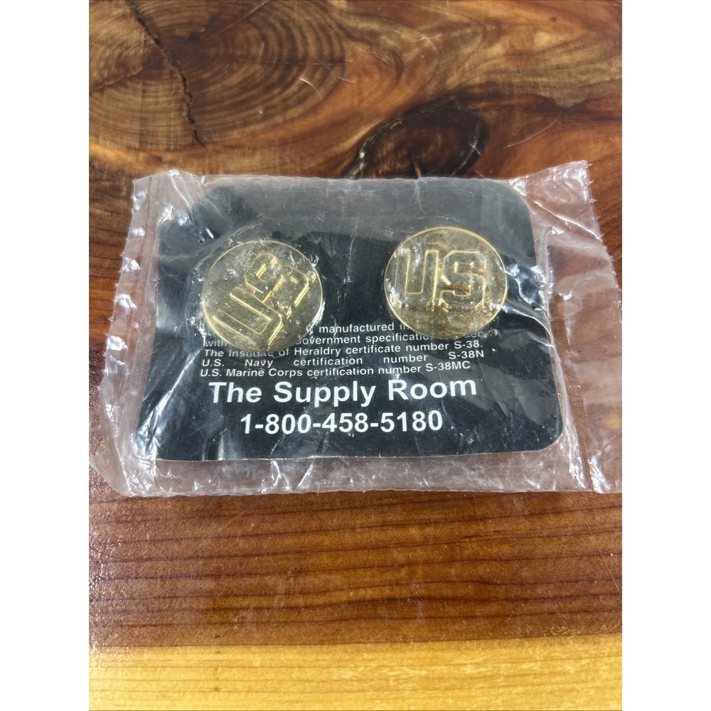 US Military Enlisted US Collar Pins‎ The Supply Room On Original Card Set of 2